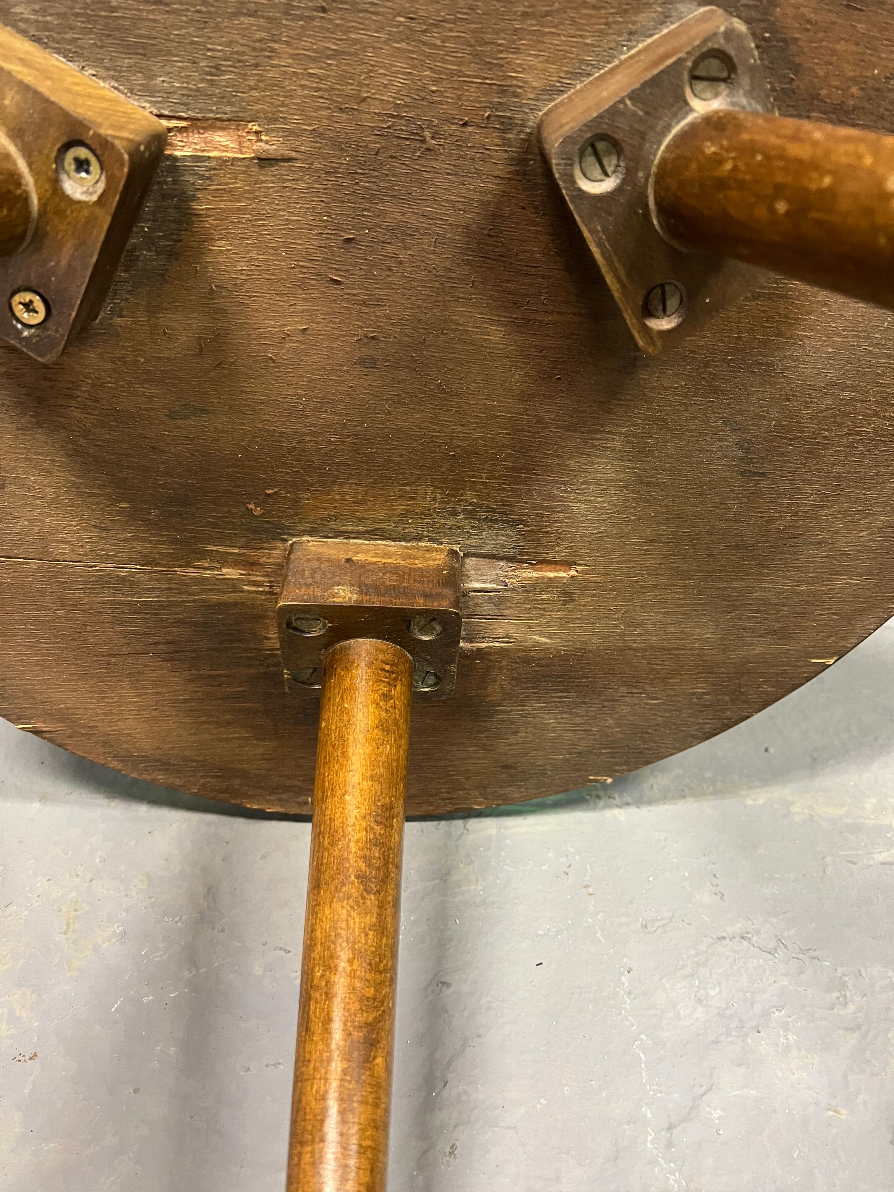 Small table feet spindles and glass top