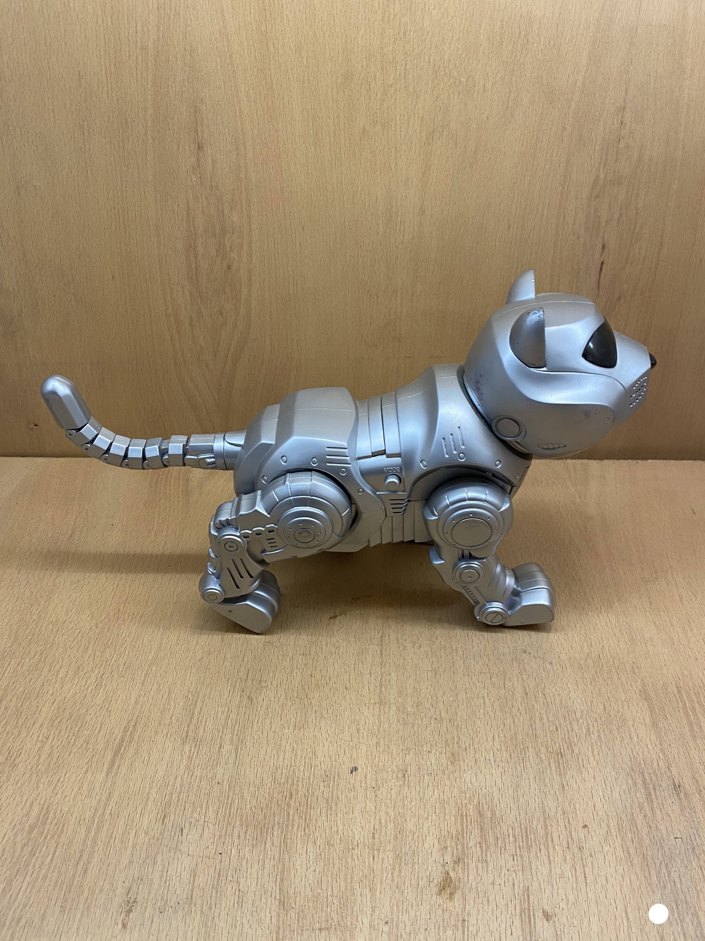 Lansay robot cat