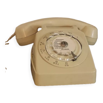 Dial telephone