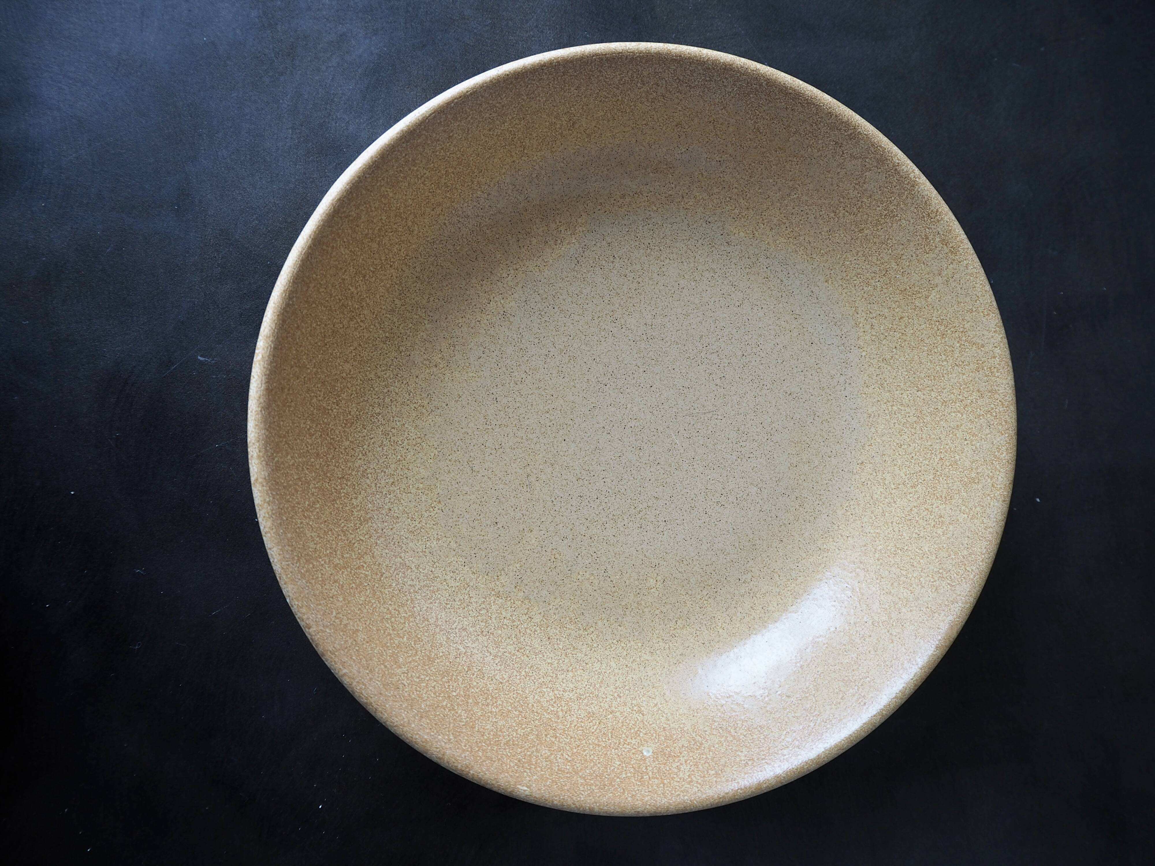 Set of 5 hollow ceramic plates sandstone effect