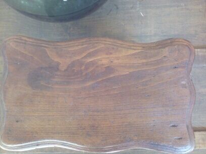 small bench rests feet