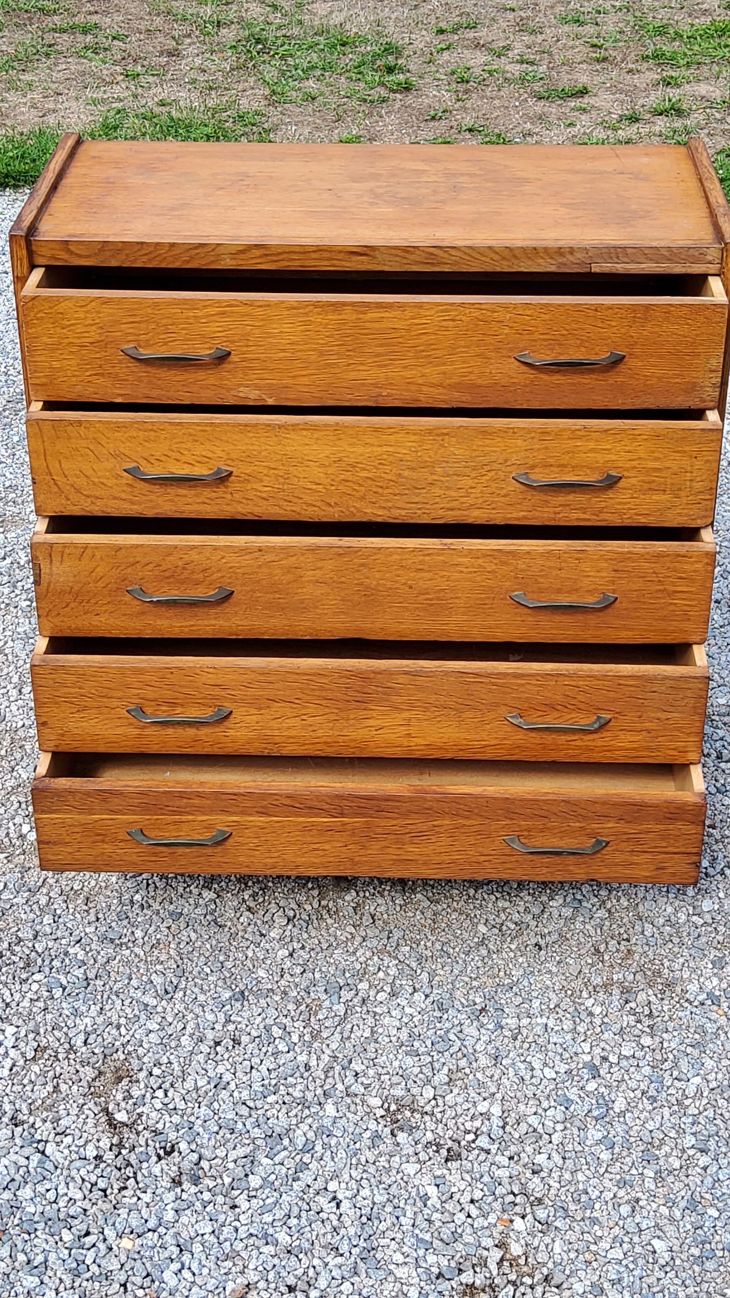 Chest of drawers of the 50s in golden blond oak 5 drawers conical feet