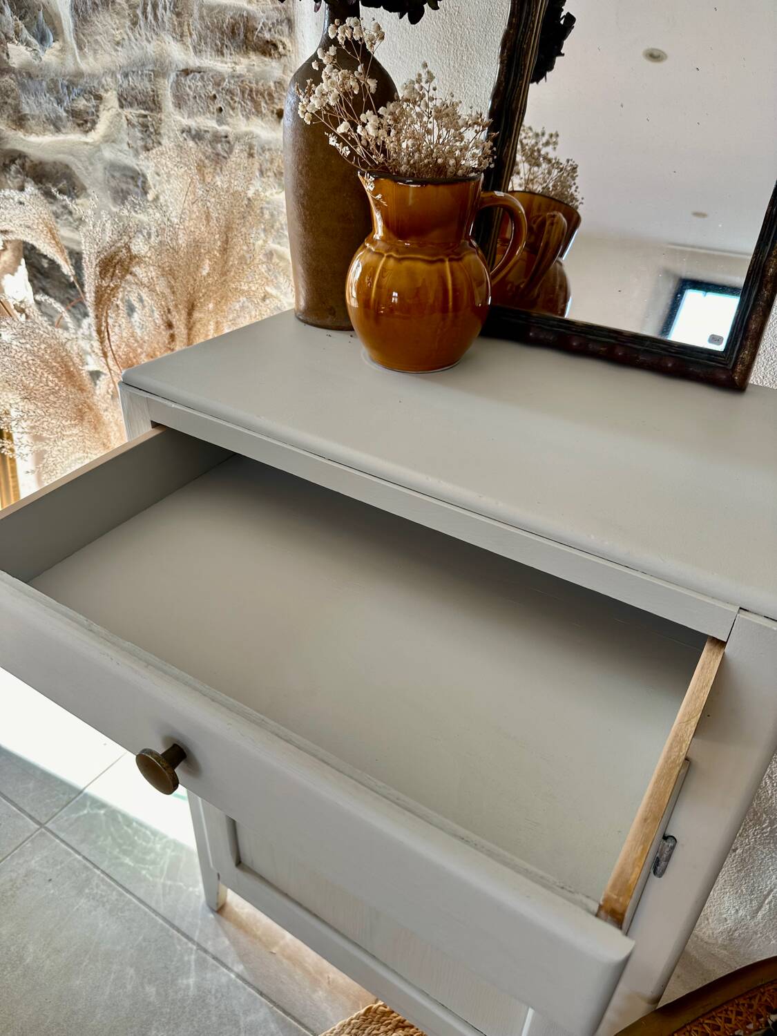 Parisian jam maker/hallway furniture