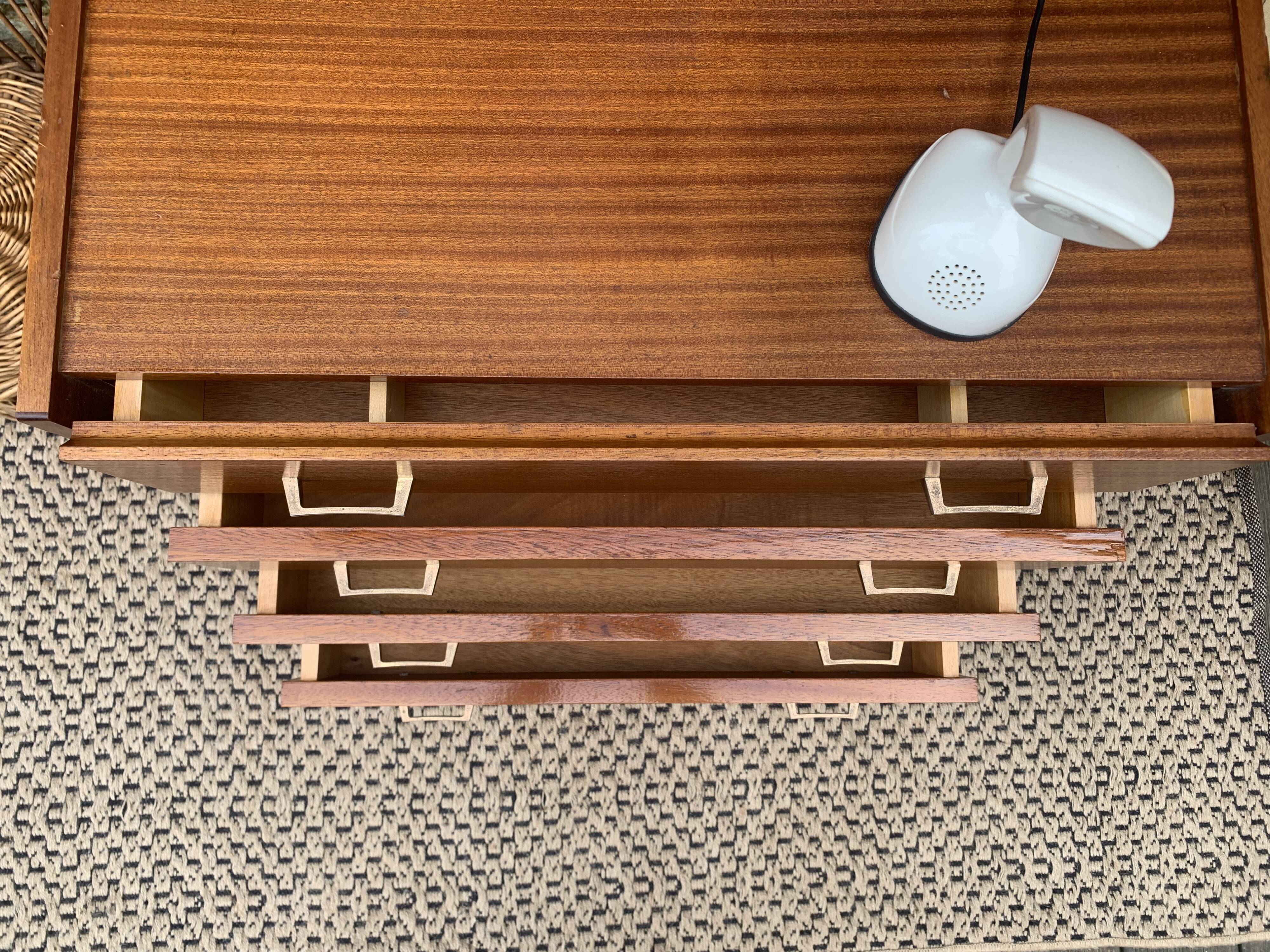 Vintage chest of drawers with 4 drawers