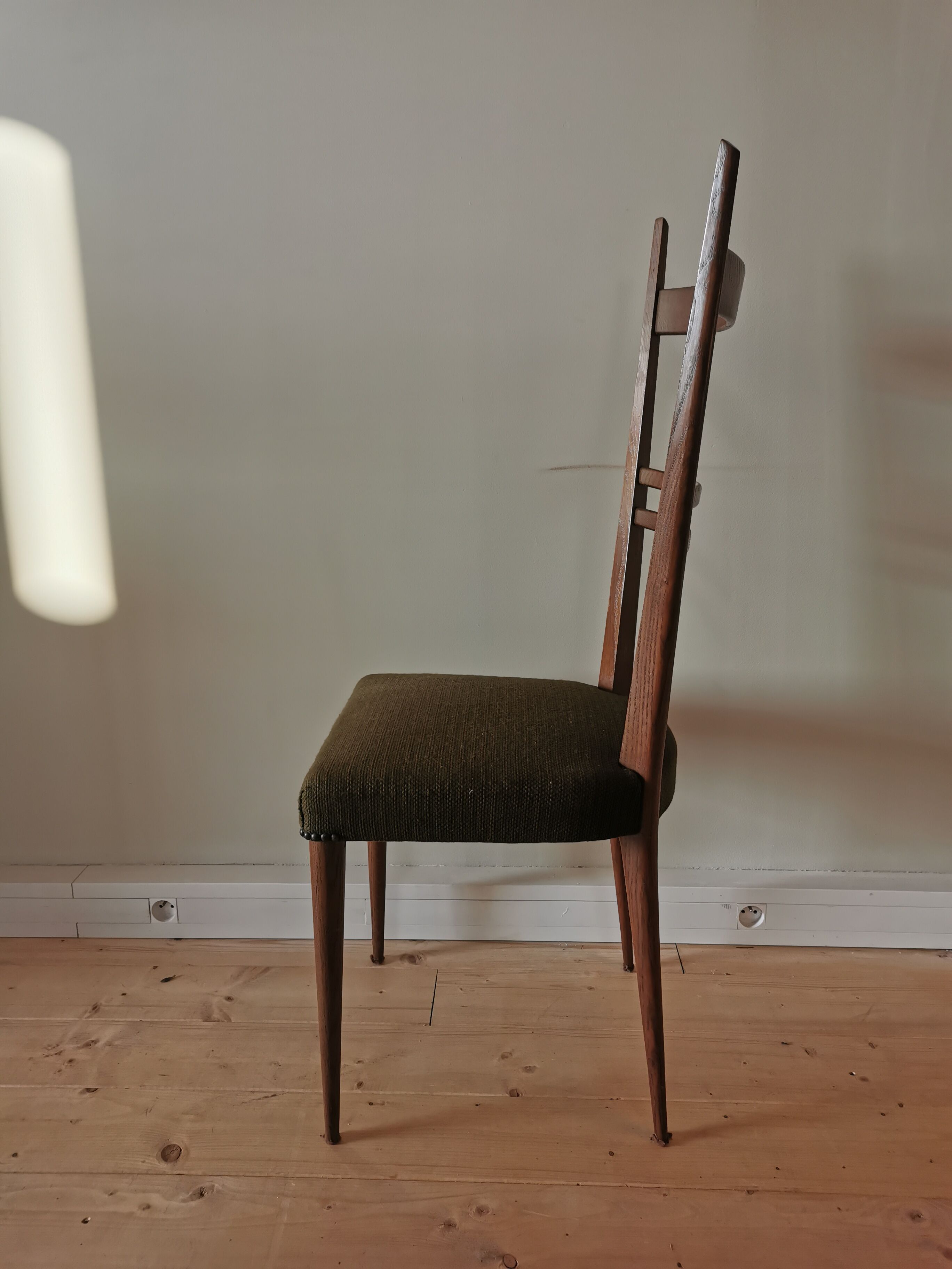 Lot of 6 Italian oak chairs from the 60s