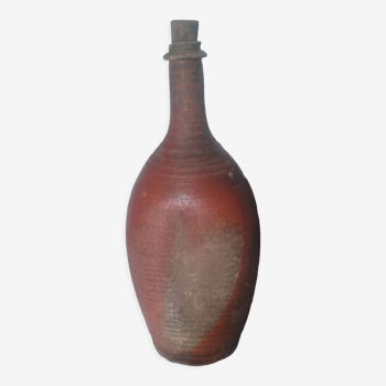 Ceramic bottle with its cap