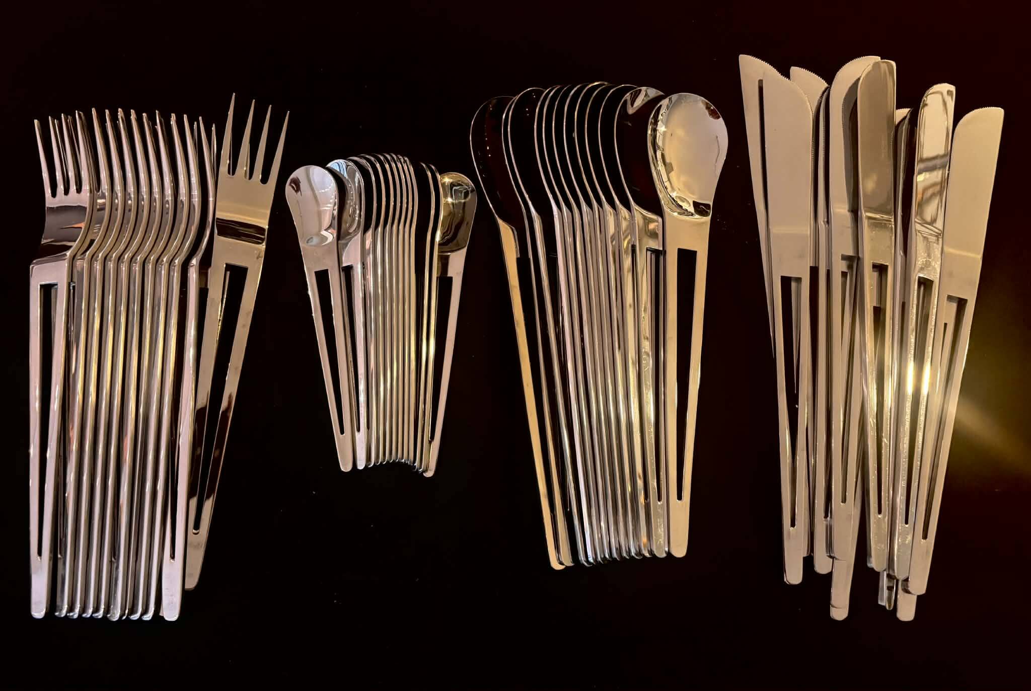 Ménagère 12 personnes acier
