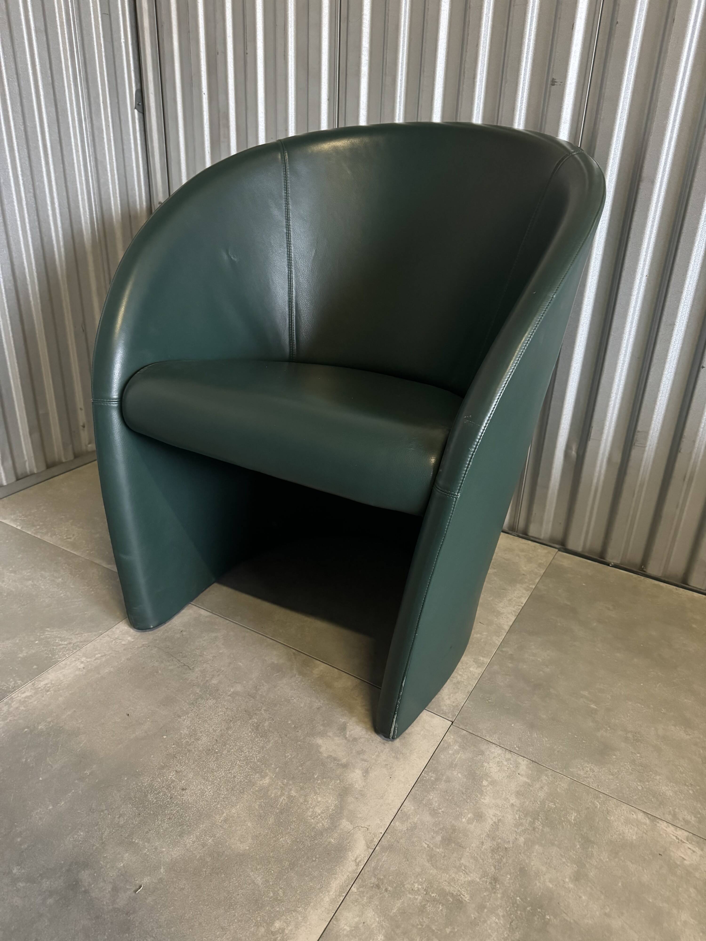Poltrona frau intervista armchair green leather