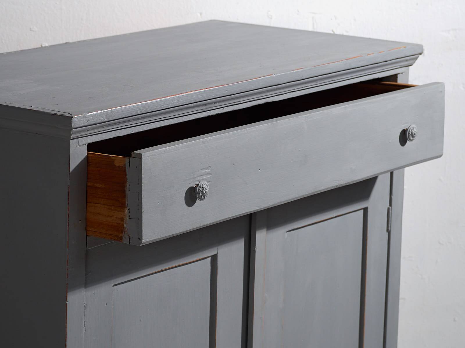 Small antique two-door chest of drawers (circa 1920) #14