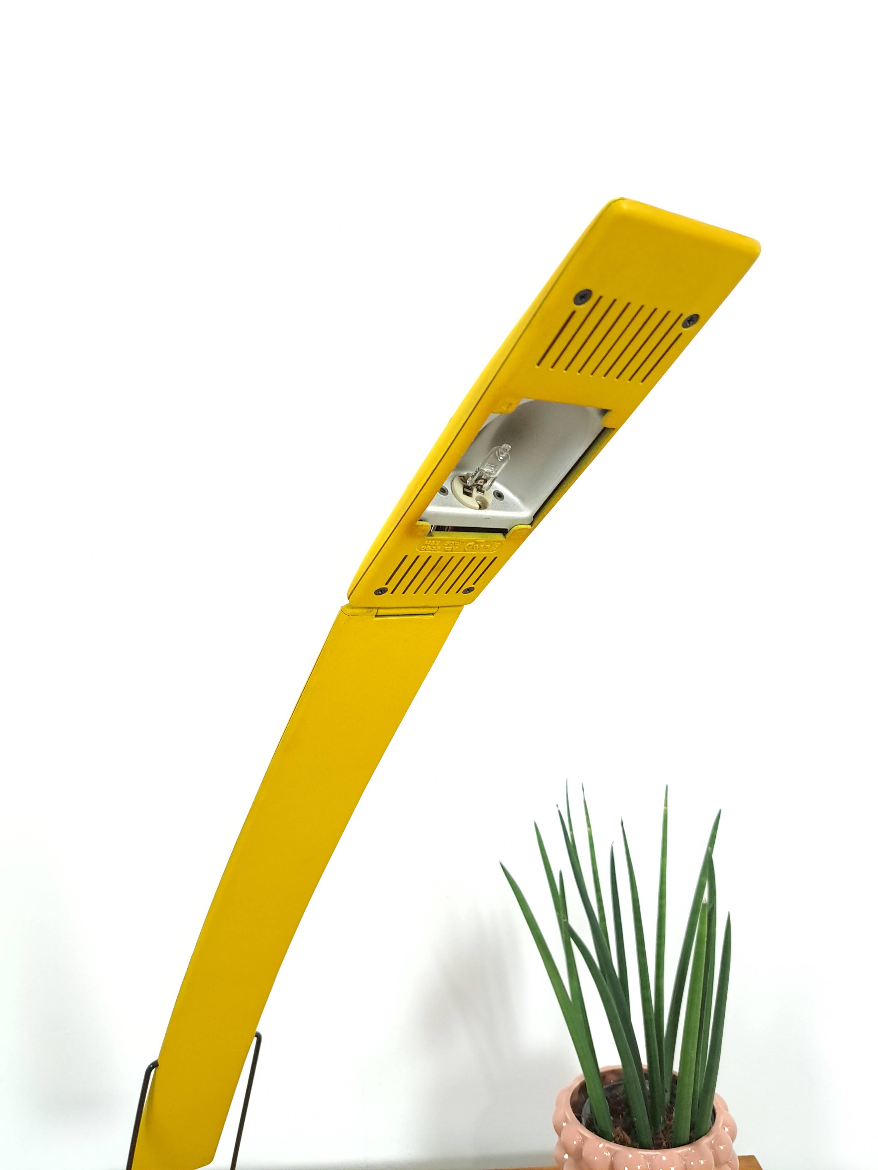 Gele Dove lamp Mario Barbaglia en Marco Colombo PAF studio