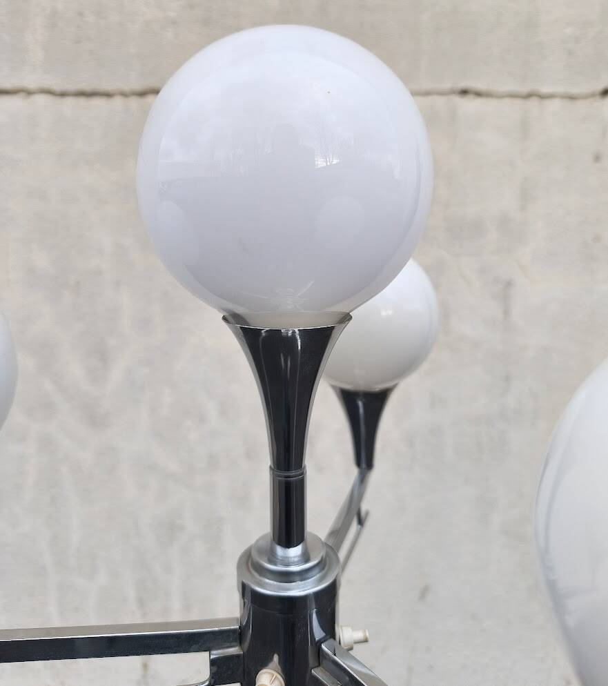 Space age floor lamp, chrome and opaline glass, 1970.