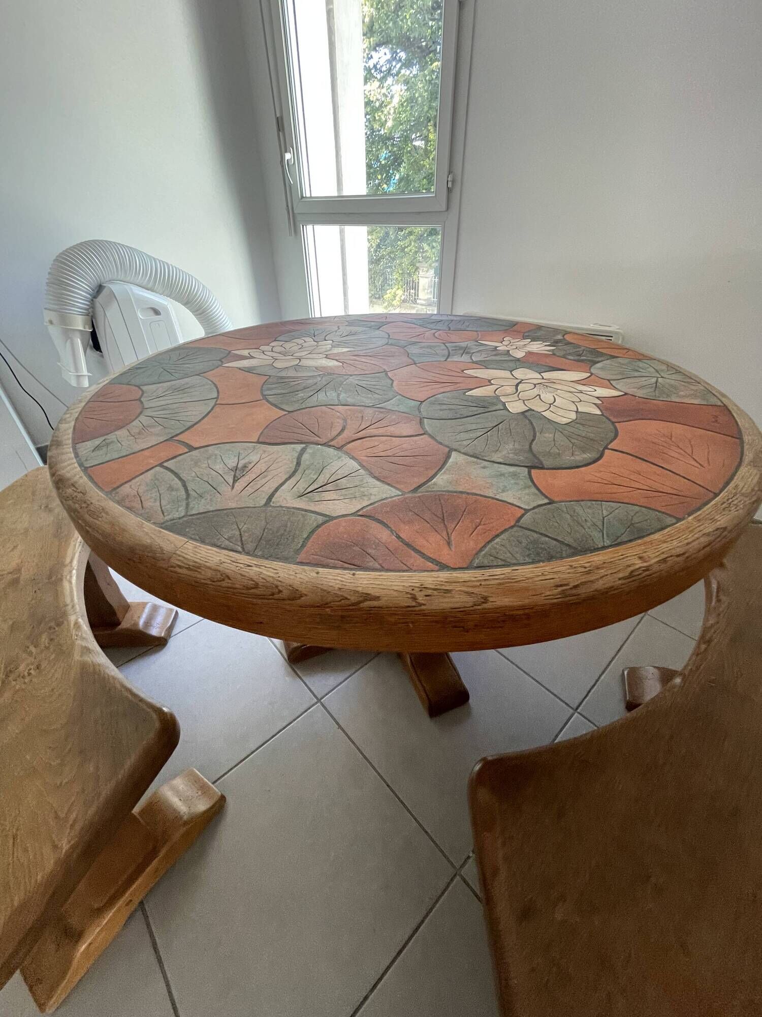Round Barrois table with benches