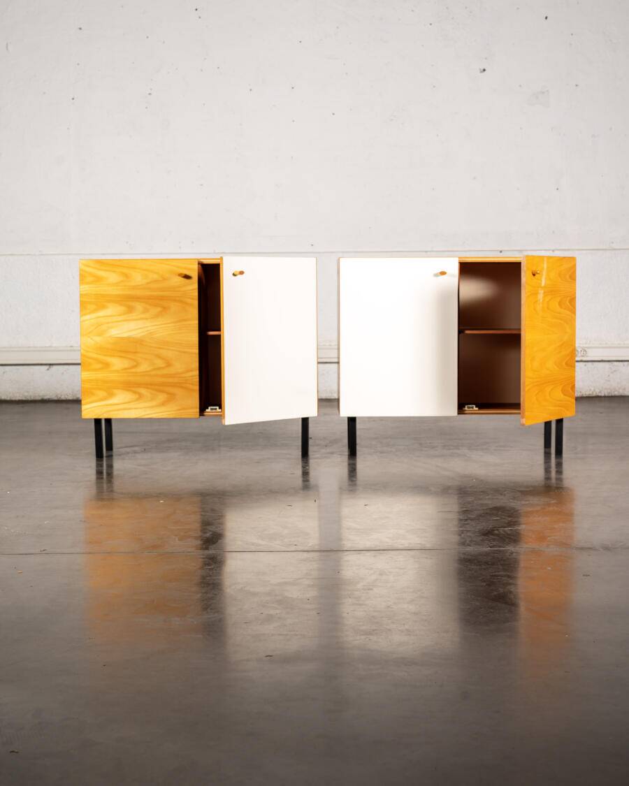 Meuble de rangement en bois blond et stratifié blanc