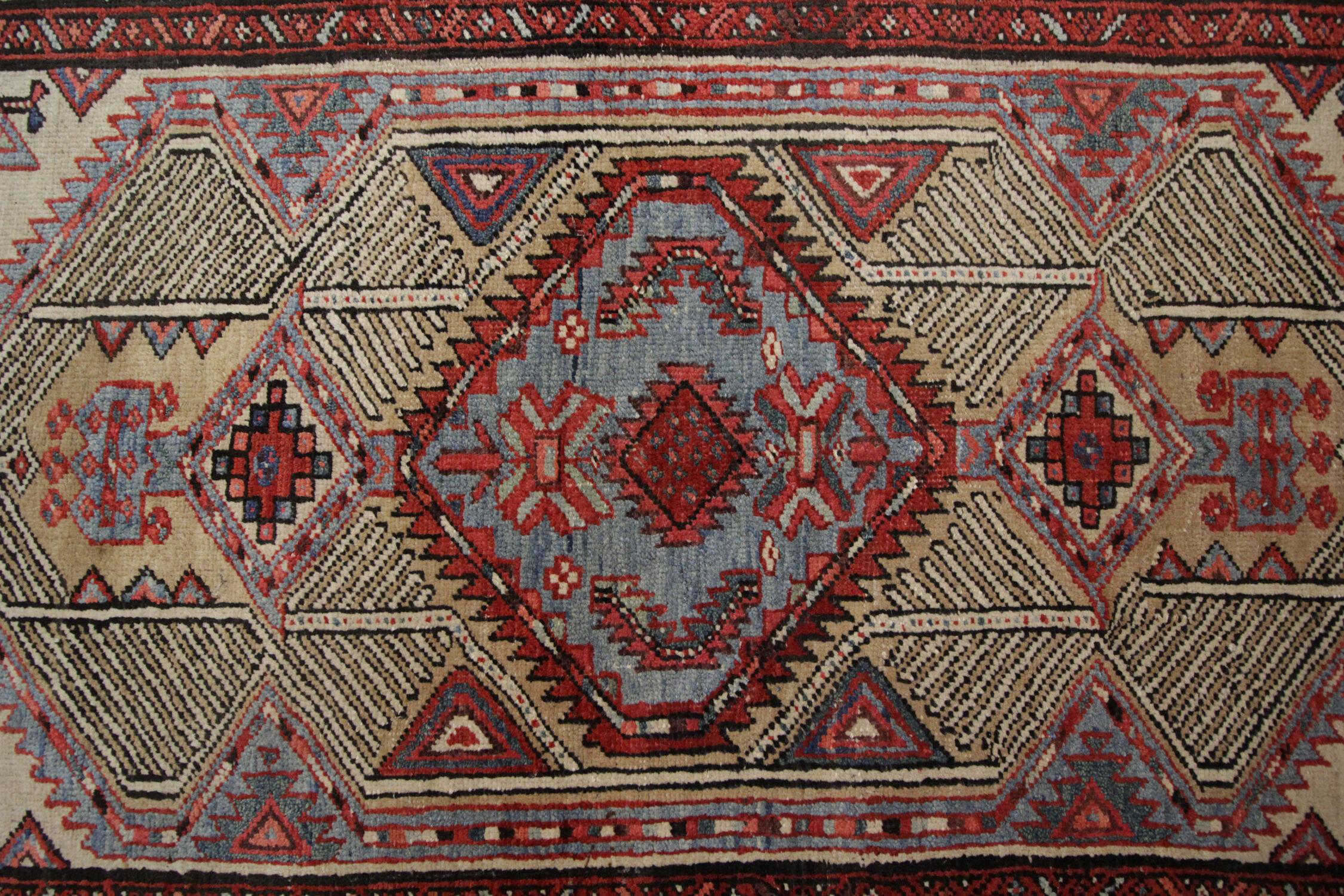 Antique handmade persian wool sarab rug- 166x102cm