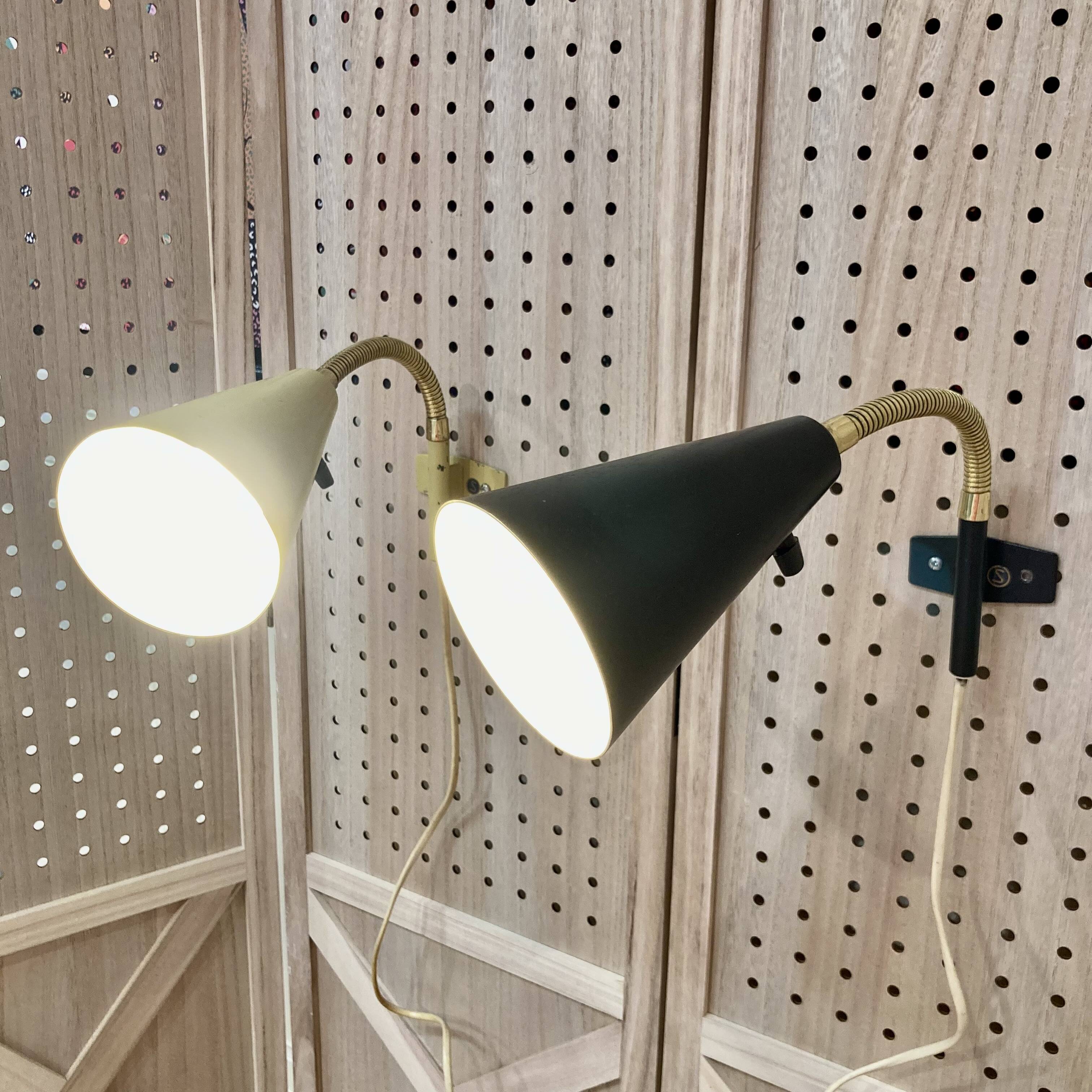 Paire d'appliques modulables design scandinave 1950.