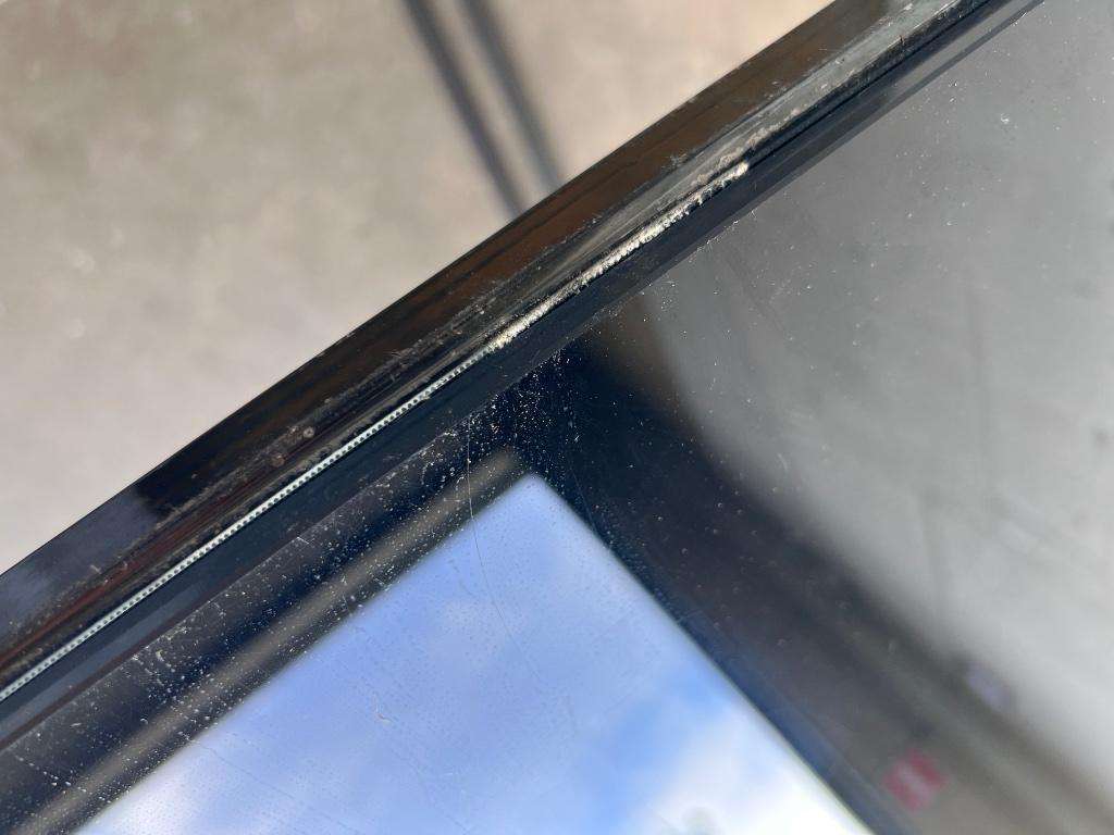 Coffee table in glass and iron