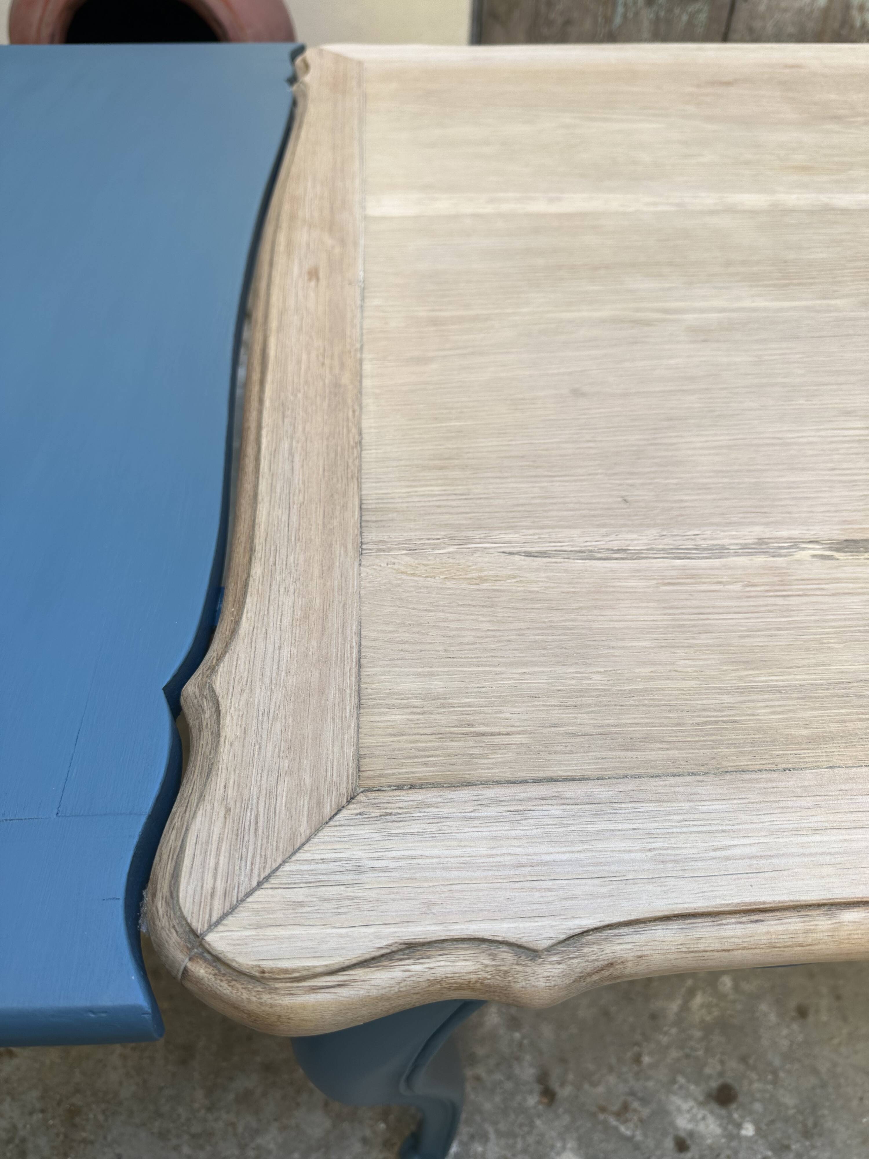 Old table, Italian-style extensions