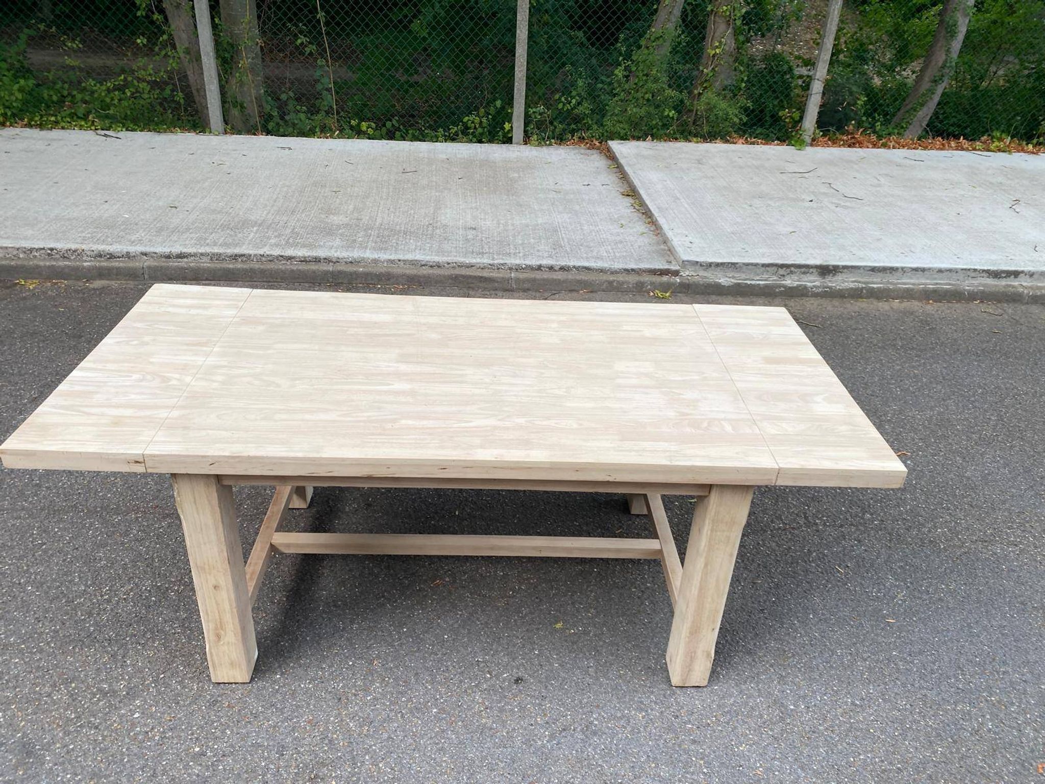 Extendable farmhouse table with renovated solid wood flaps 140-200cm