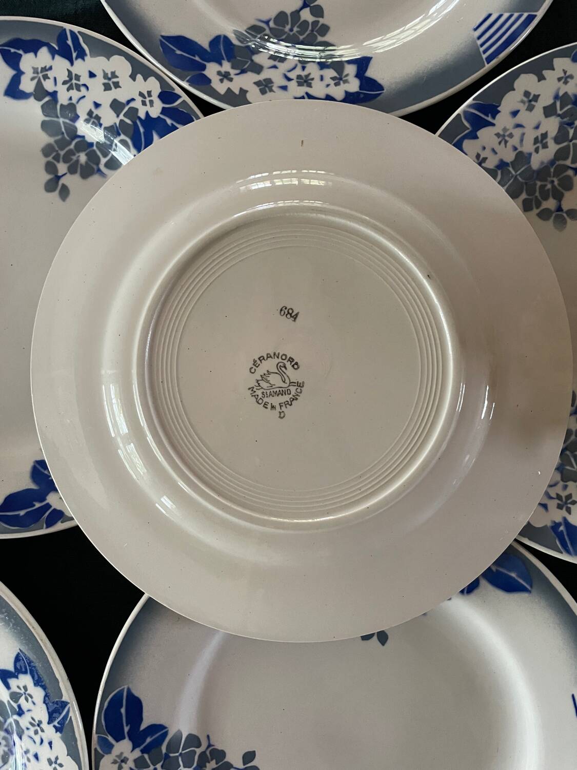 Lot 6 flat plates, 1 dish, 1 Ceranord Saint Amand Vintage 1950s dish