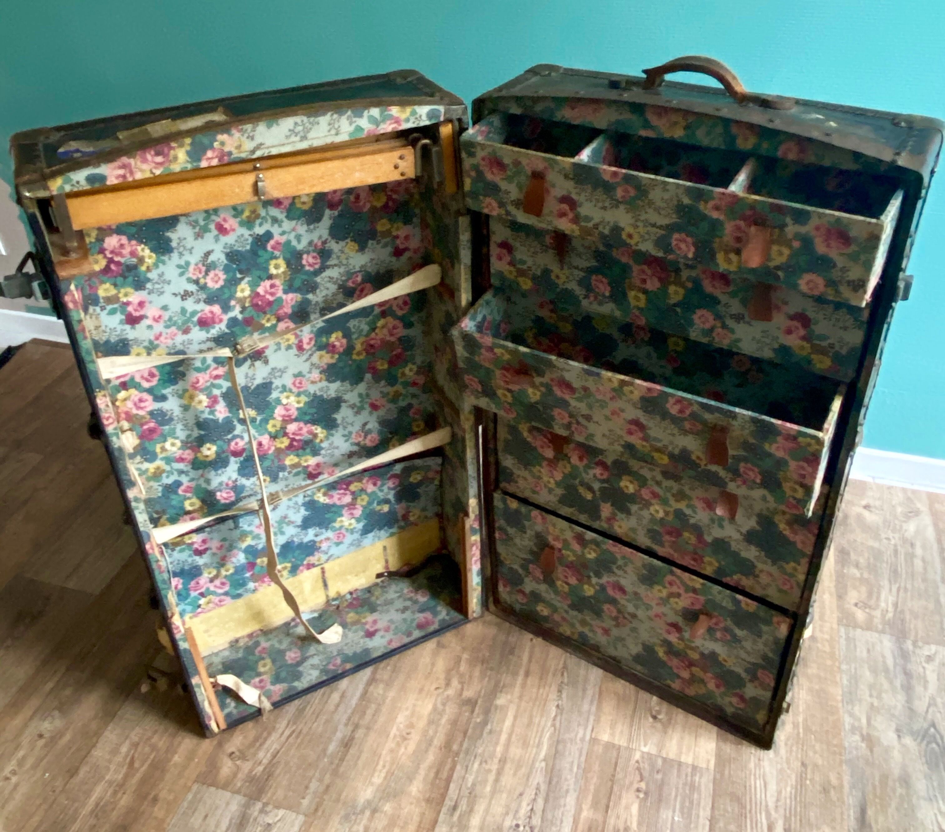 Former travel trunk