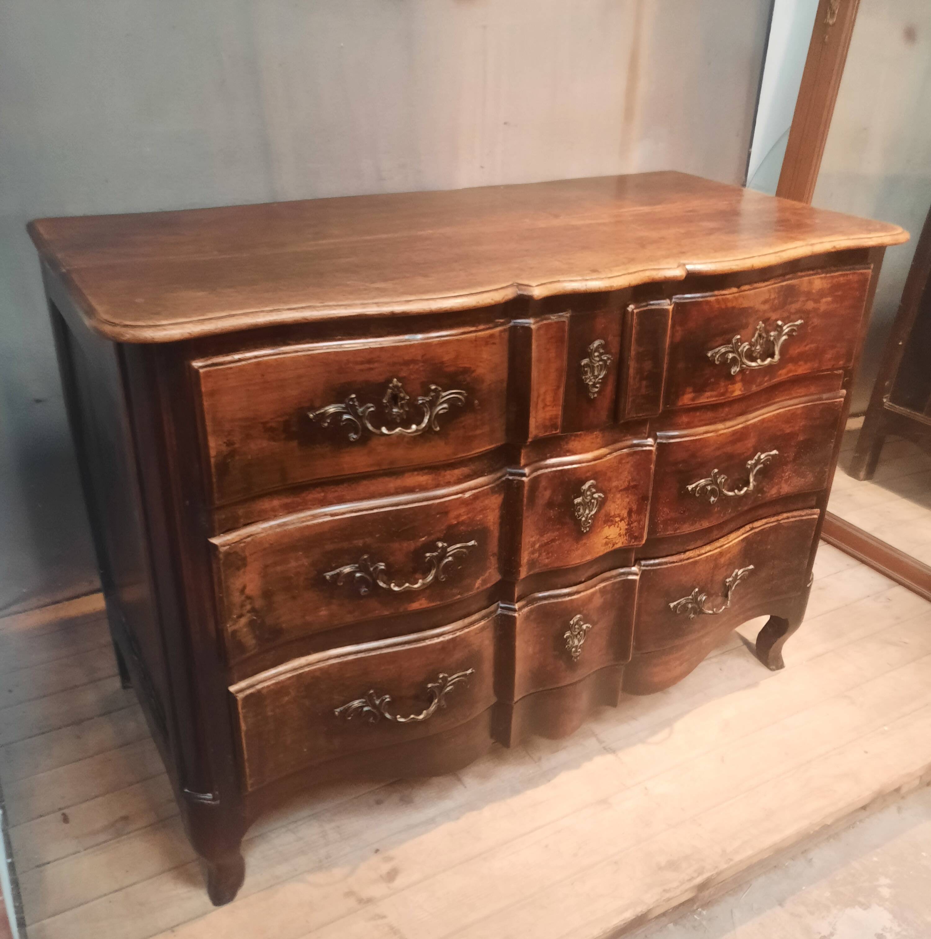 Commode d epoque Louis XV en bois massif