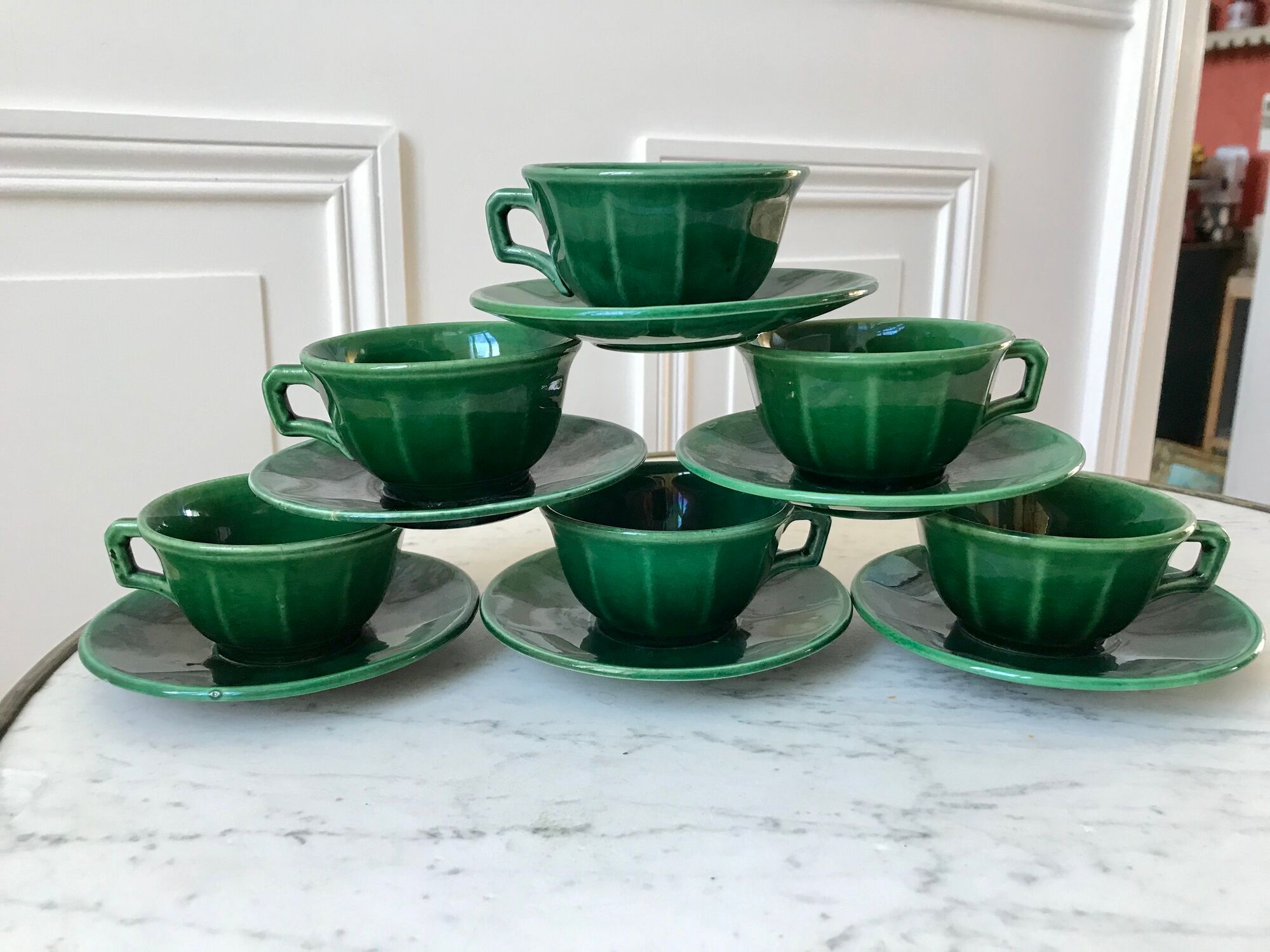 set of 6 cups and sub-cups in green slurry Lunéville 60s