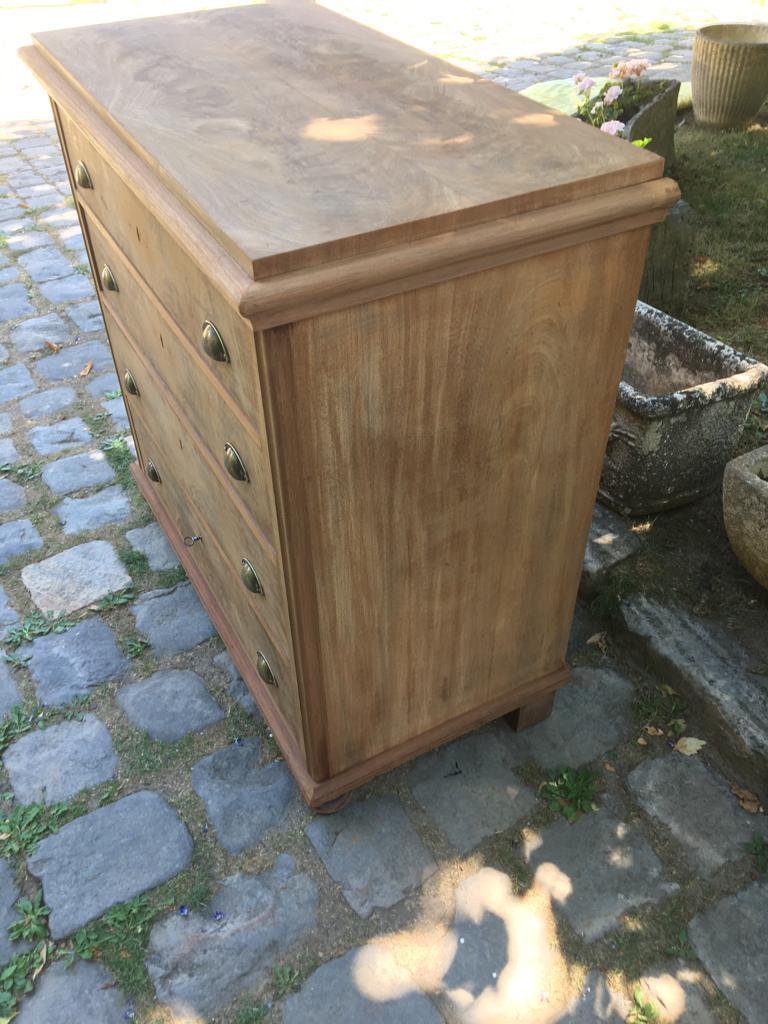 Wooden chest of drawers Mahogany veneers Late nineteenth 4 drawers