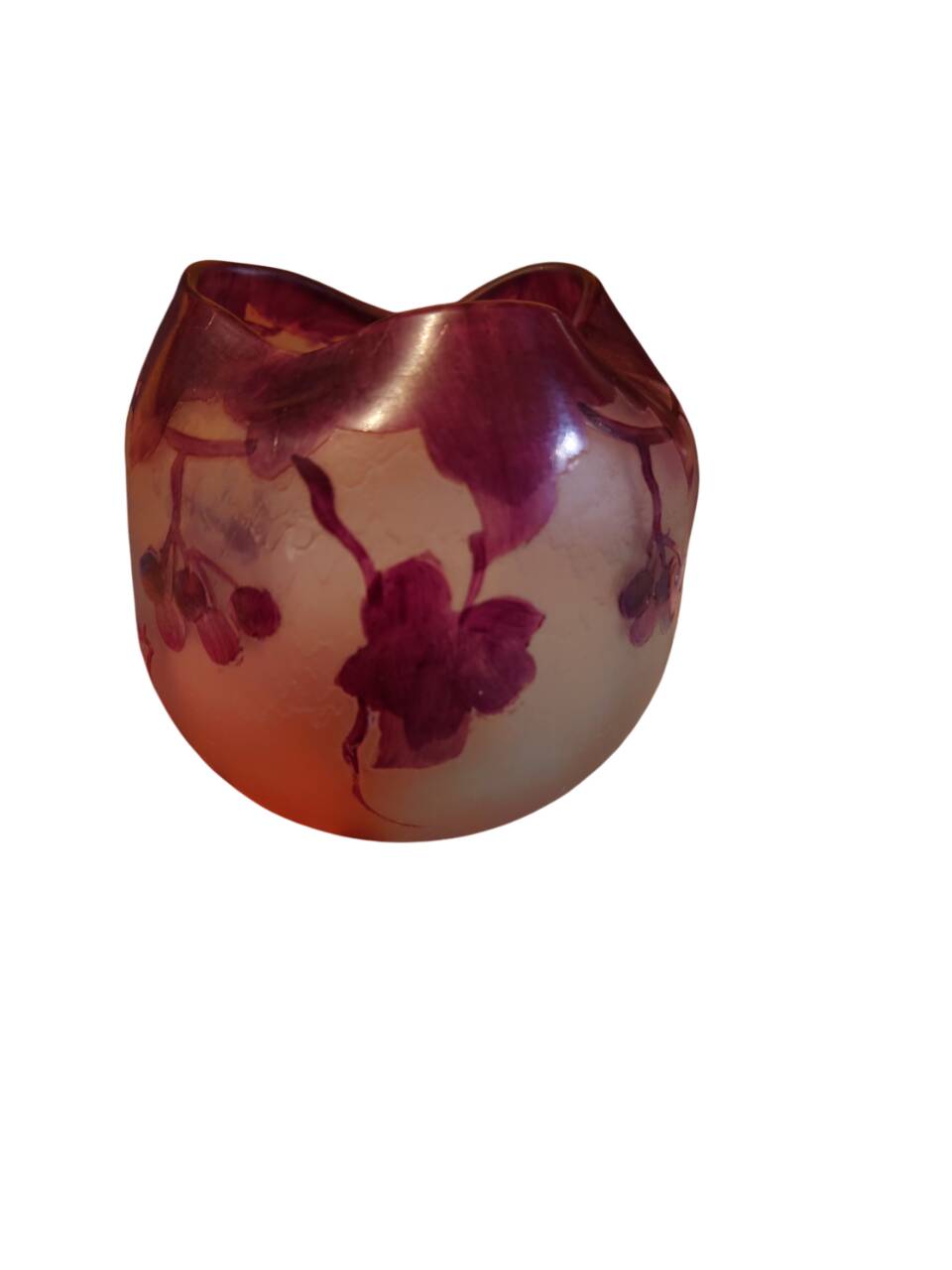petit vase boule verre multicouche dégagé a l'acide de cassis et rechaussé de peinture signé Theodor