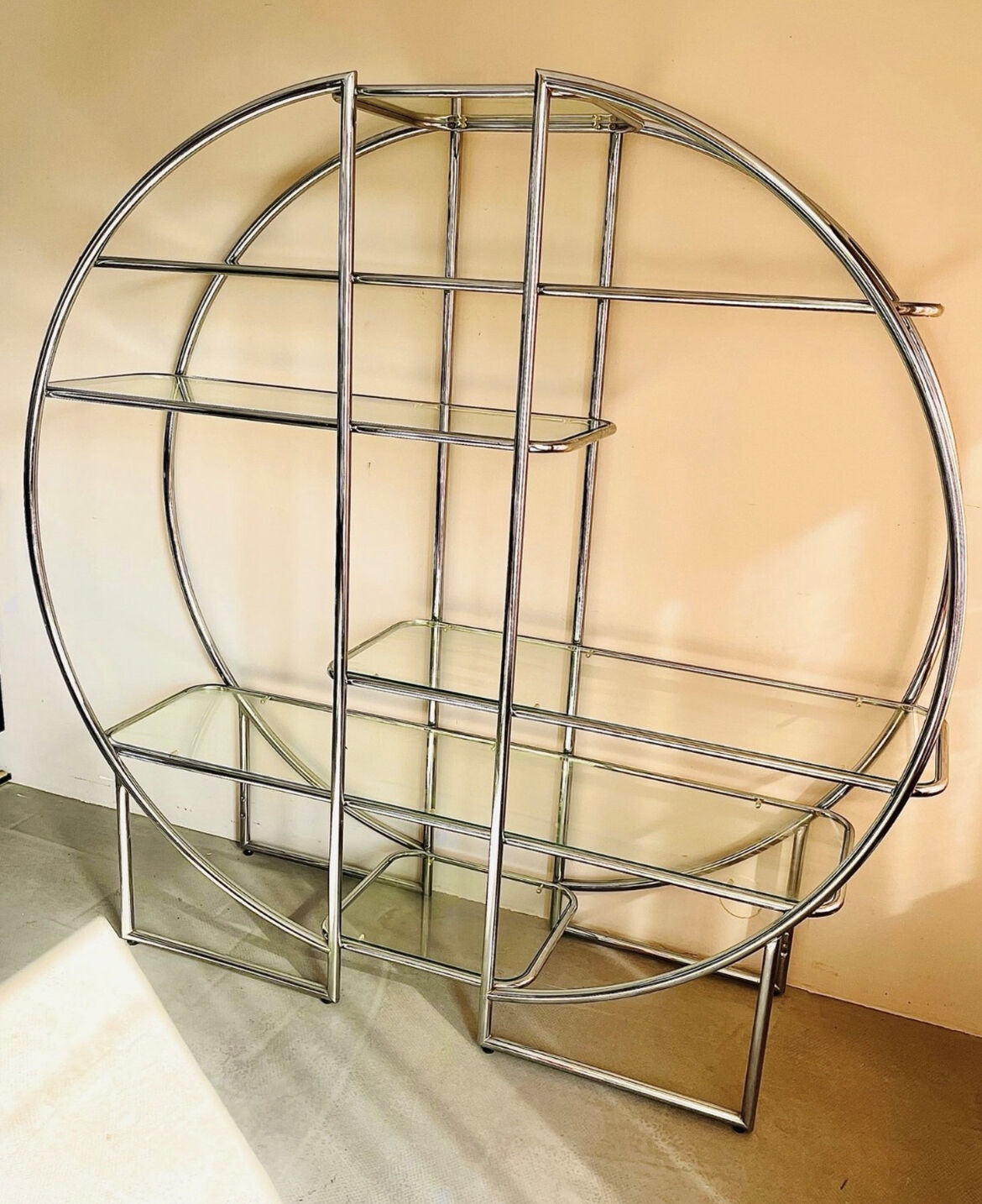 Chromed metal large riund room divider shelving show case etagere milo baughman style