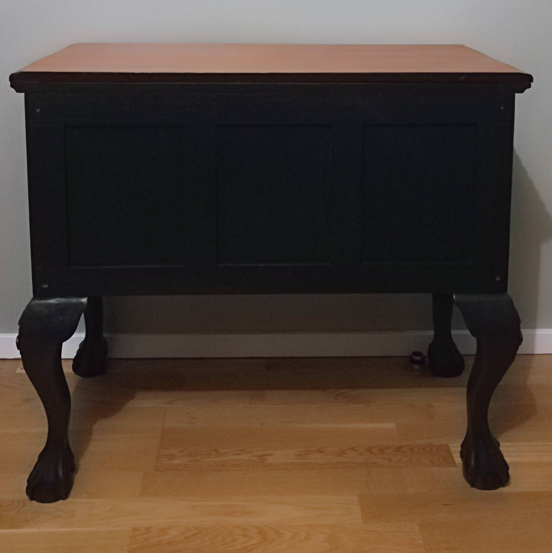 English chest of drawers