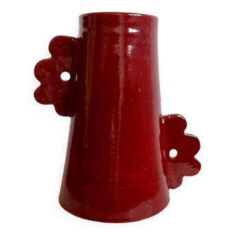 Vase abstrait en céramique fait-main aux anses asymétriques fleur bordeaux