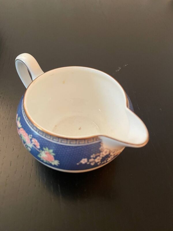 Set de tasses à café/soucoupes/sucrier/pot de lait/theiere