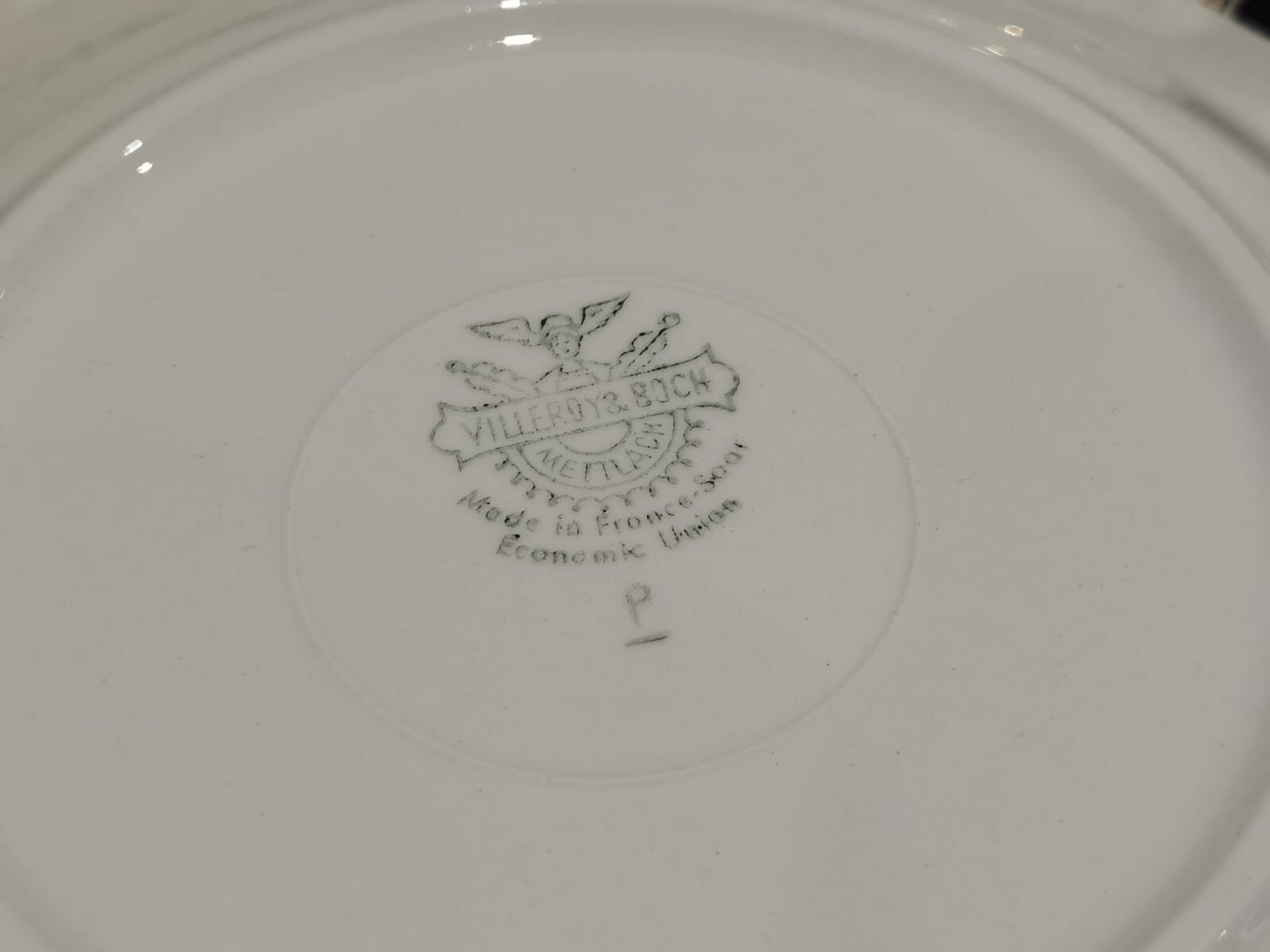 White and golden dessert plates Villeroy and Boch