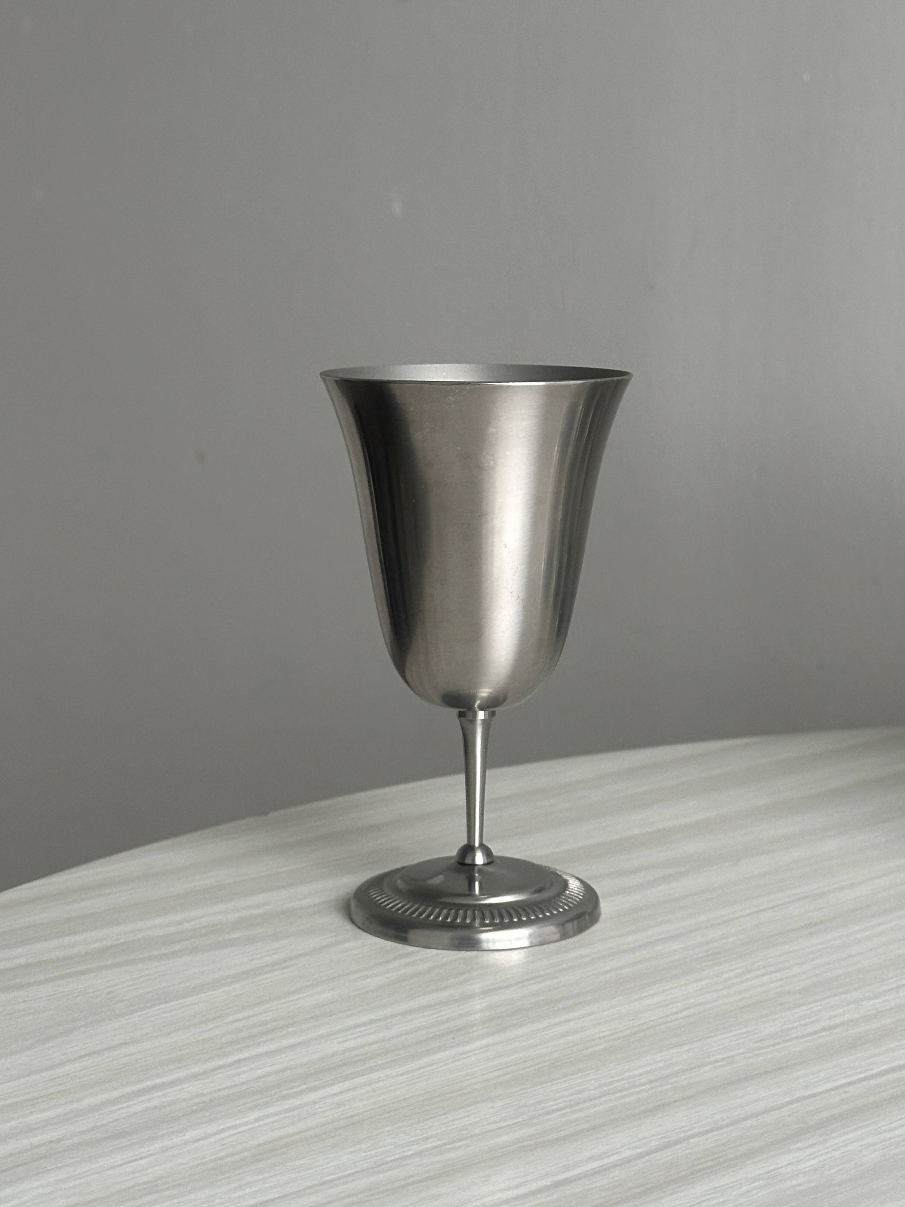 Set of 10 matte silver metal footed cups