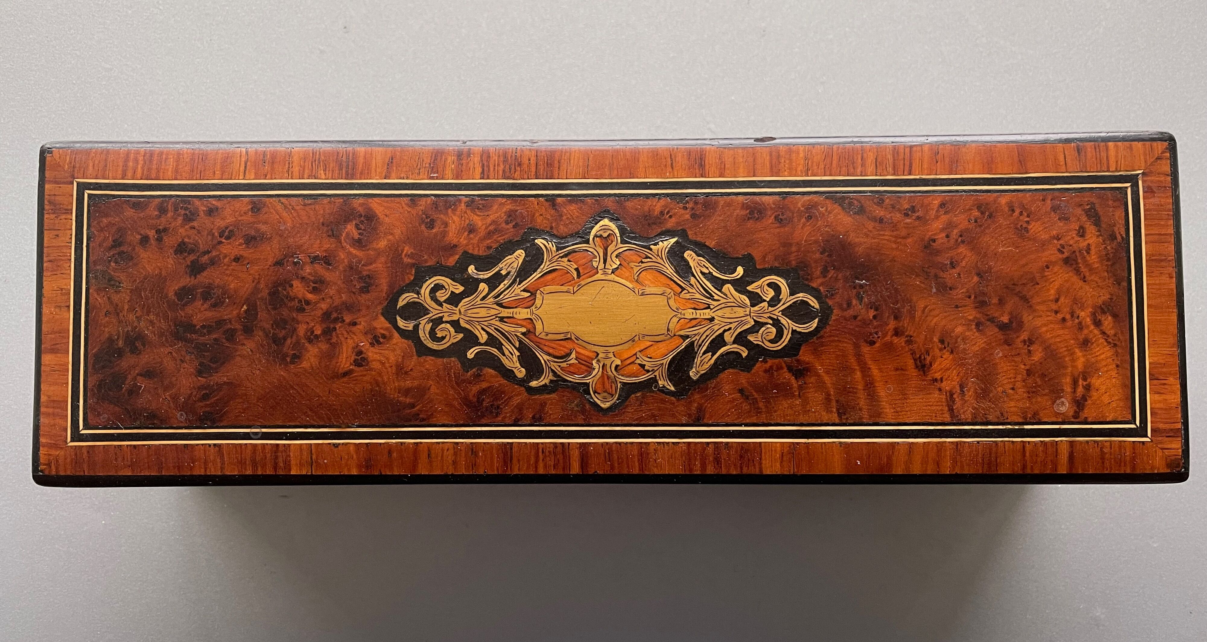 Inlaid N III glove box