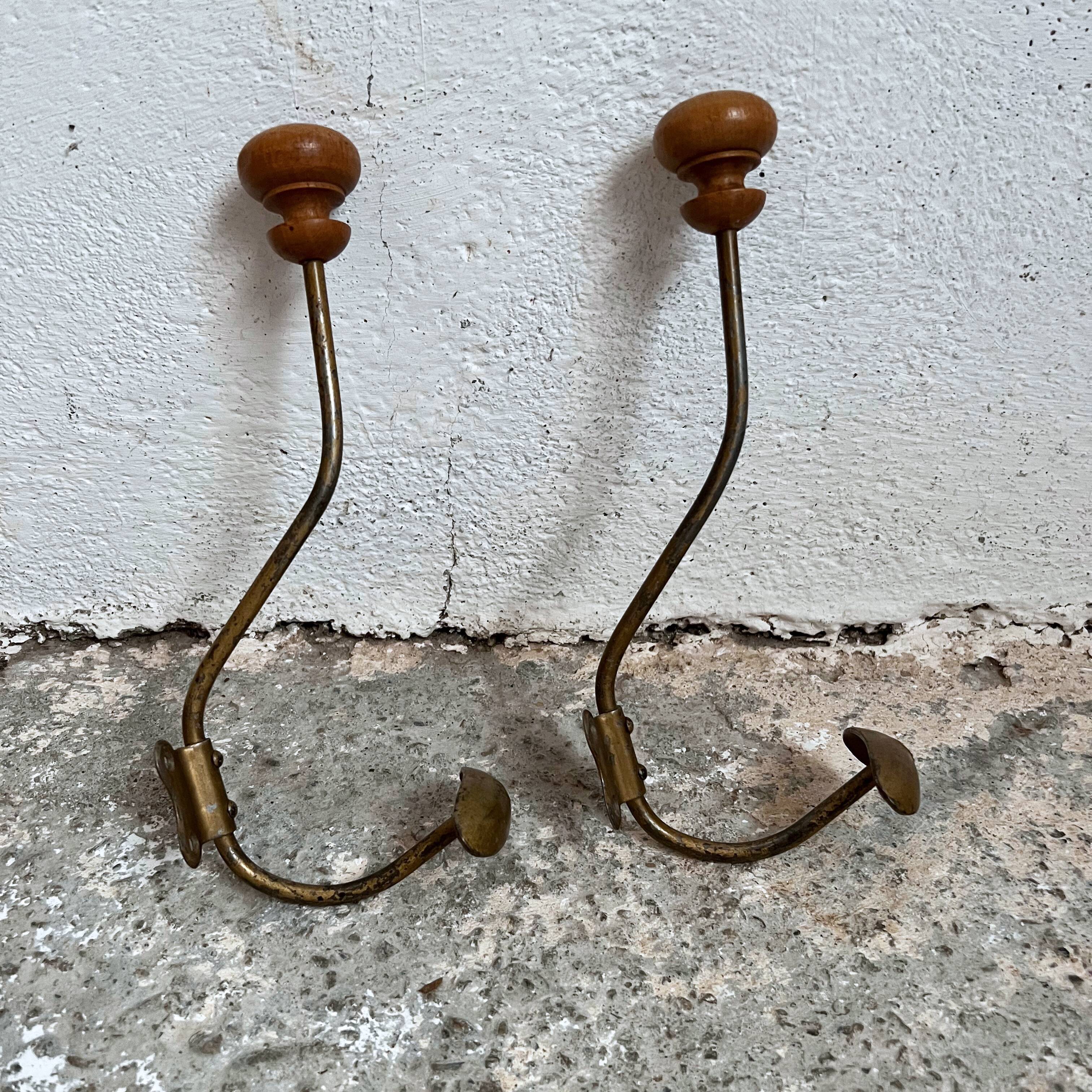 Pair of hooks