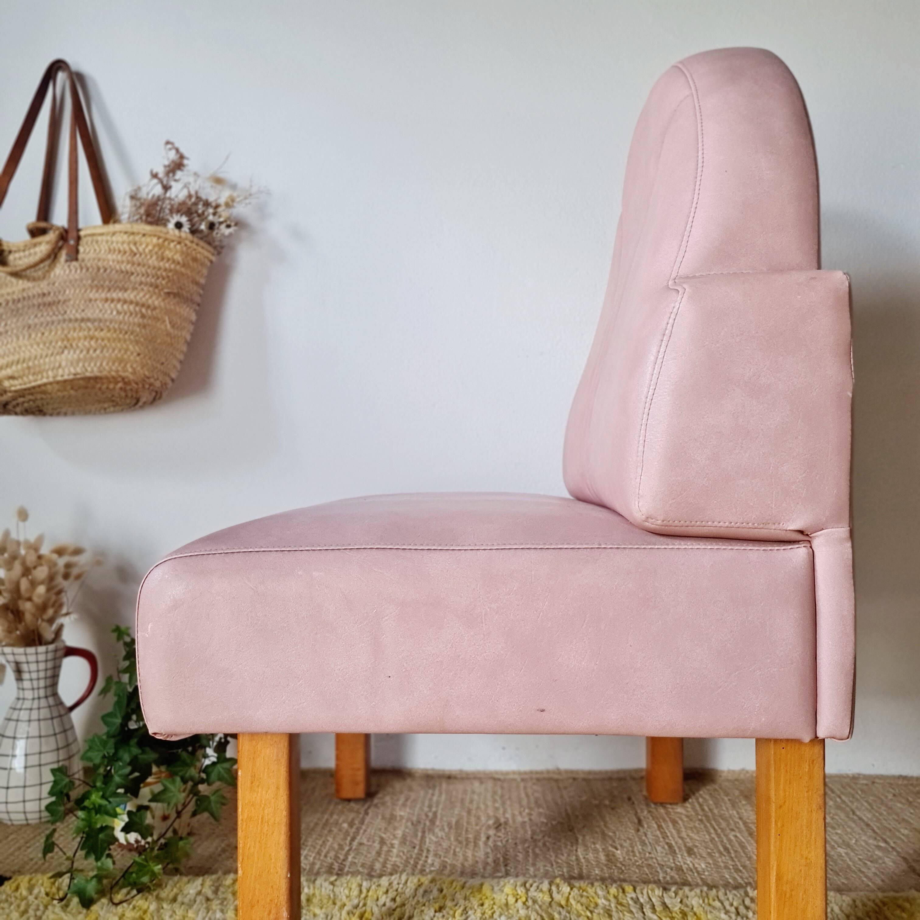 Vintage fan-back armchair – Art Deco style – Powder pink