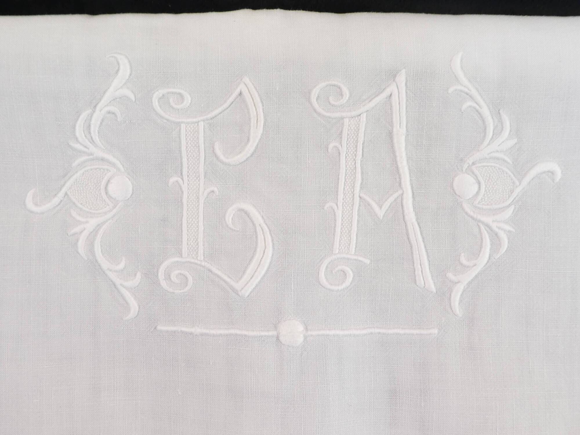 Old Linen Sheet 210 x 290 Day Scale Embroidery Monogram LA
