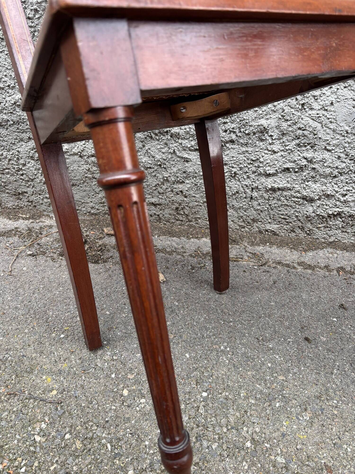 Pair of French Art Deco chairs from the 1930s