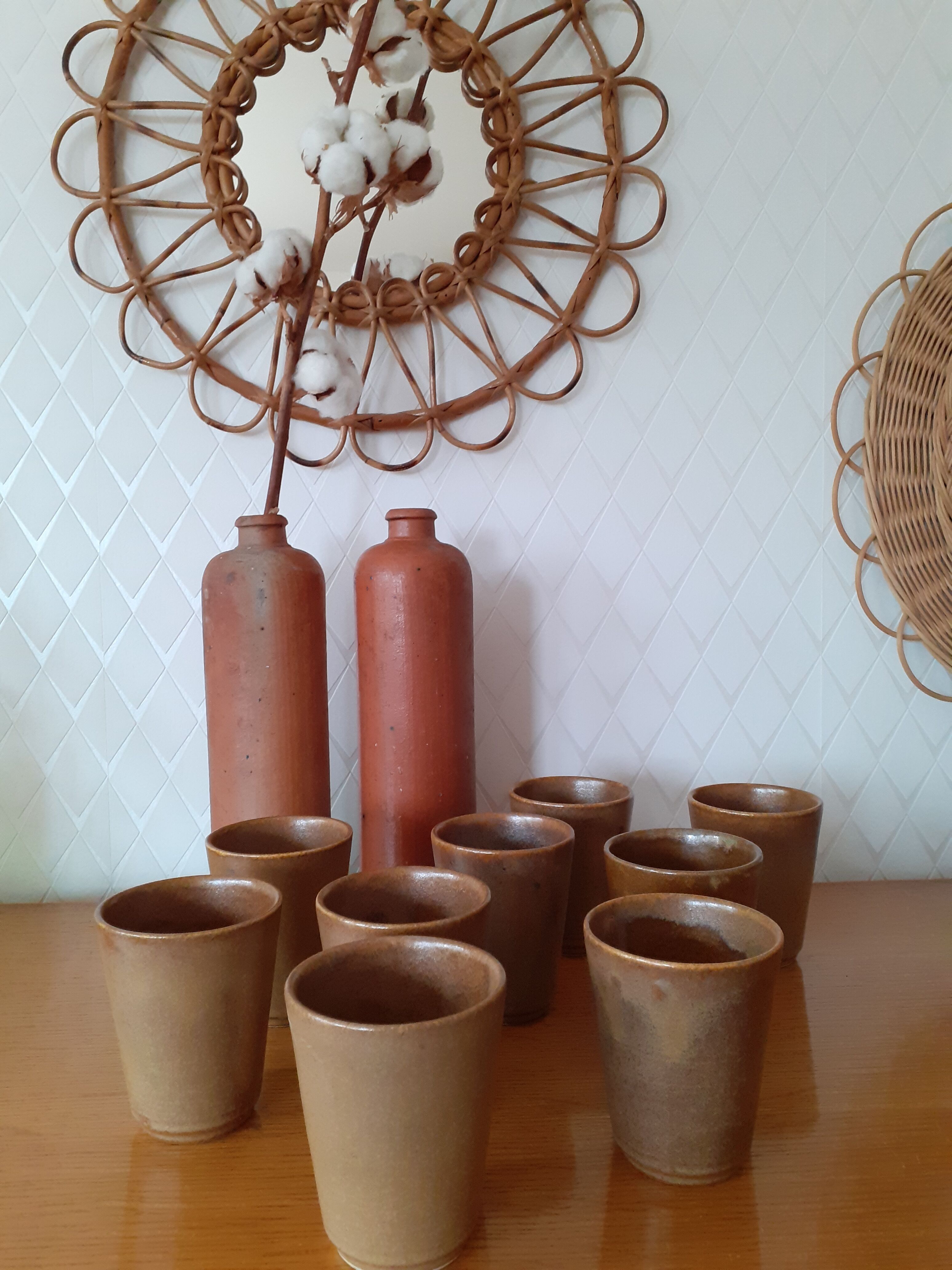 Lot de 9 gobelets en grès Digoin vintage