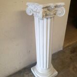 Colonne corynthienne à décor rudentée en plâtre