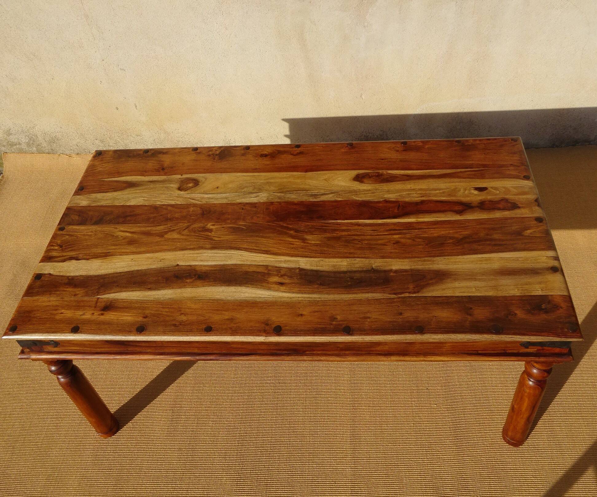 Table en bois exotique, 6/8 personnes