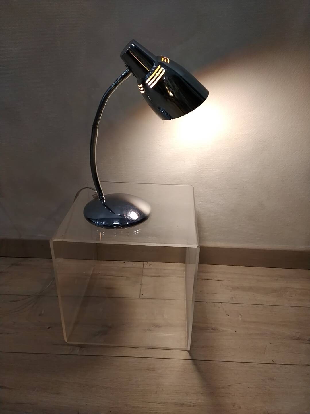 Chrome lamp