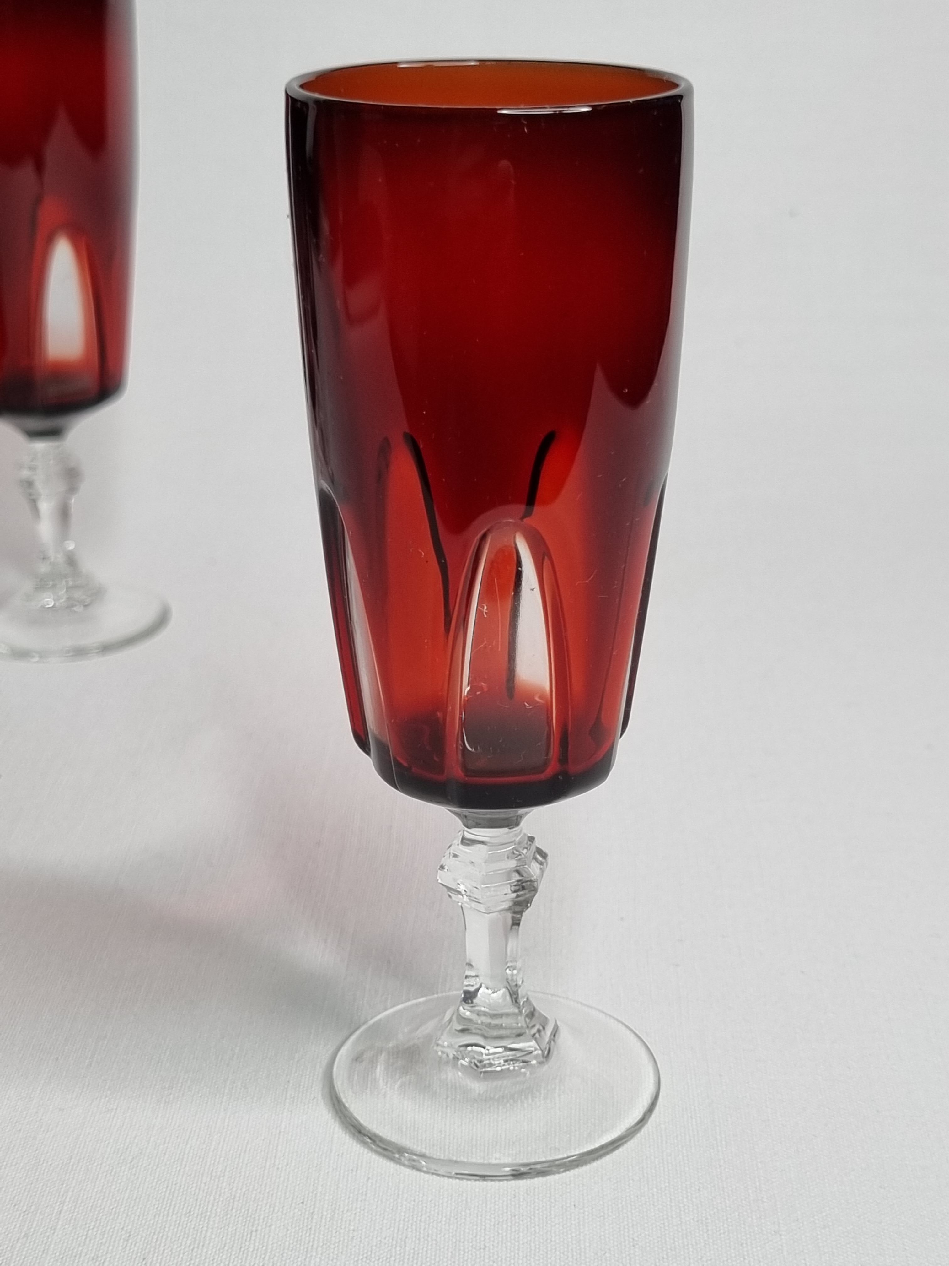 Set of 6 champagne flutes "rubies" luminarc vintage, 70s