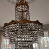 Lustre à 3 lumières en métal doré et pampilles en verre