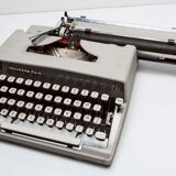 Typewriter Remington Monarch