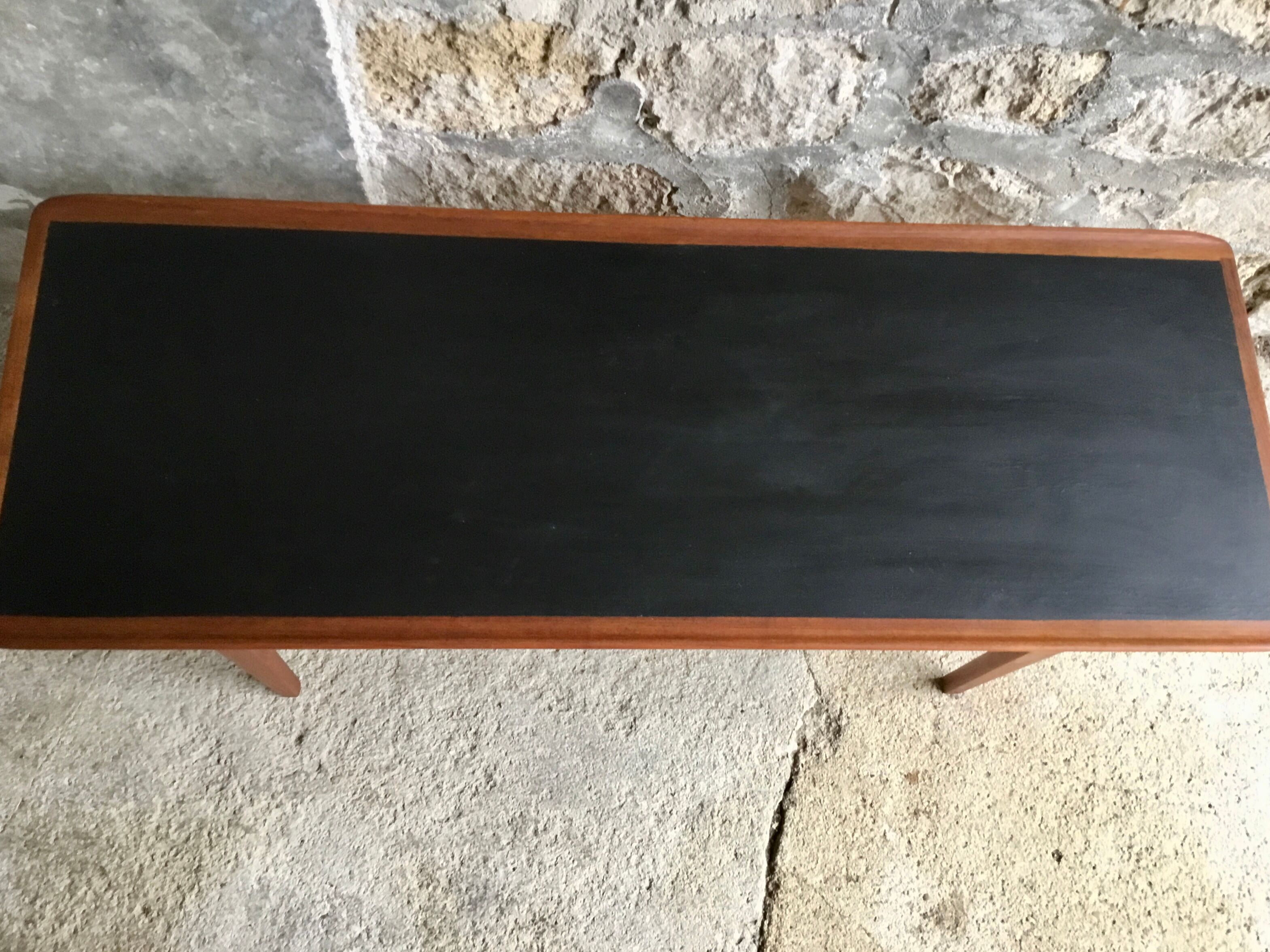 Table basse scandinave en teck mobelintarsia
