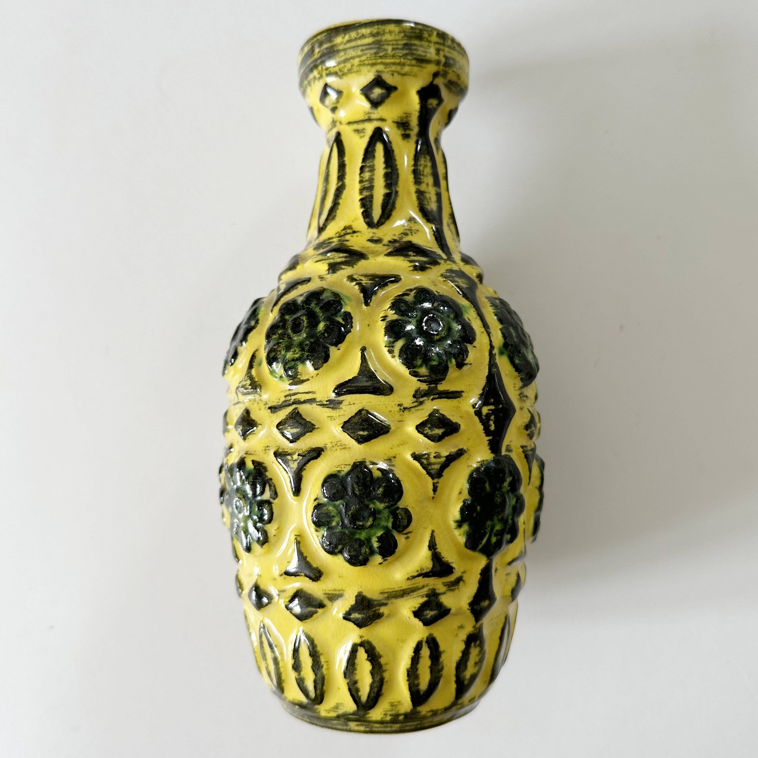 Vintage BAY KERAMIK vase model 76 20 – yellow green – West Germany