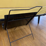 Enamelled magazine rack