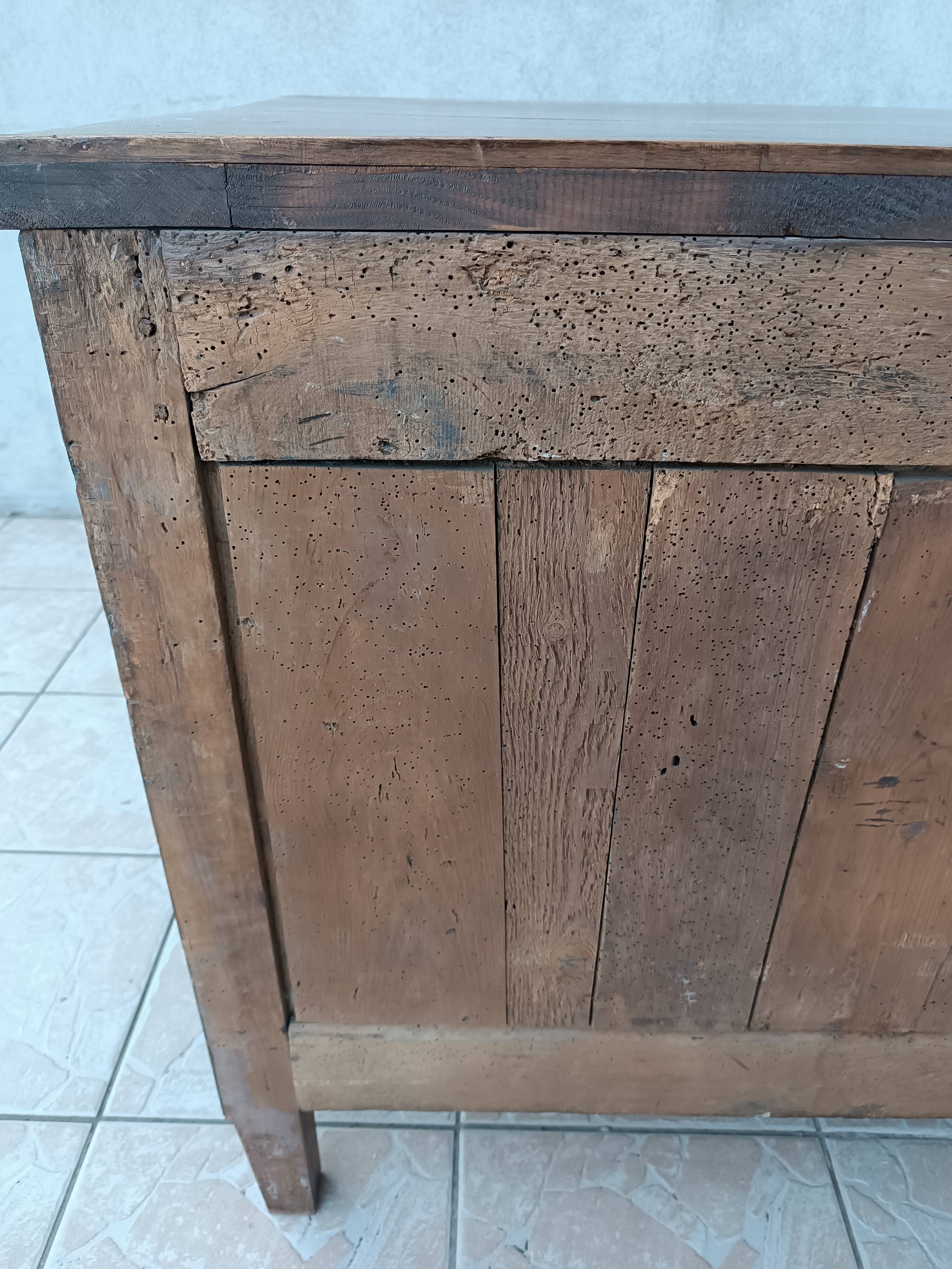Louis XVI chest of drawers in walnut, 19th century
